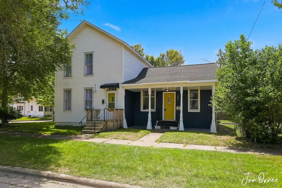 1889 Robinson, Muskegon, MI 49441 - #1