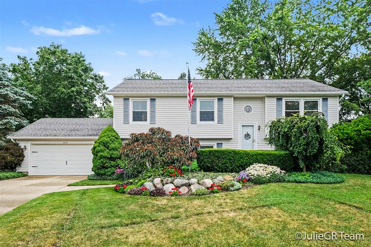 6635 E Via Vista, Rockford, MI 49341 - #1