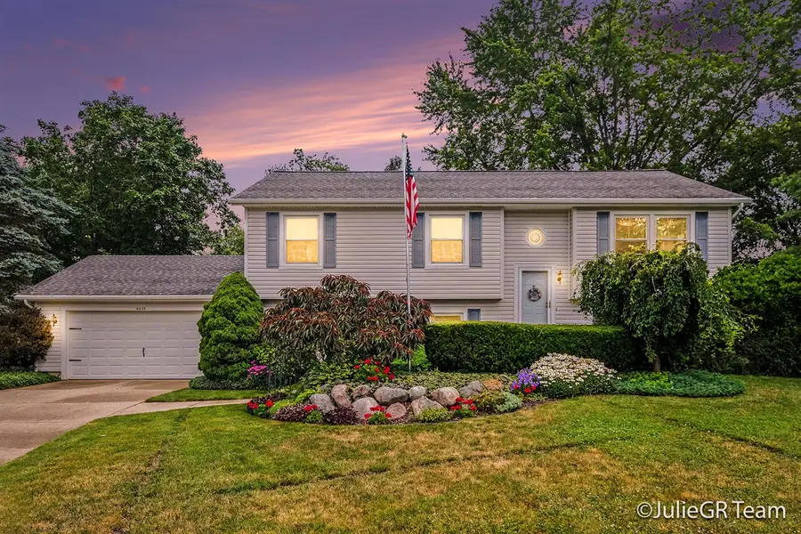 6635 E Via Vista, Rockford, MI 49341 - #2
