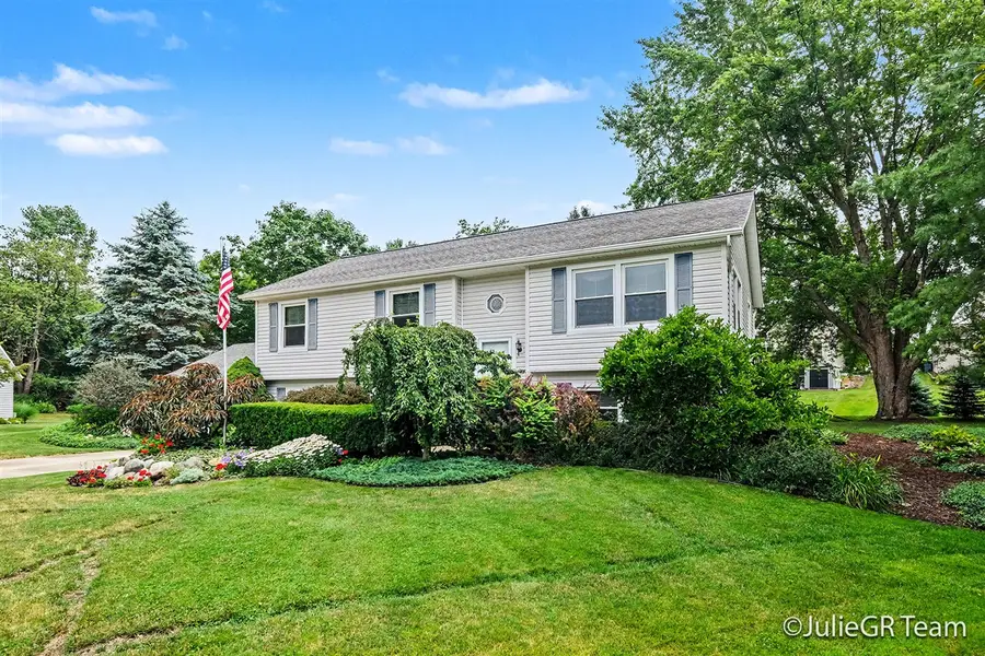 6635 E Via Vista, Rockford, MI 49341 - #3