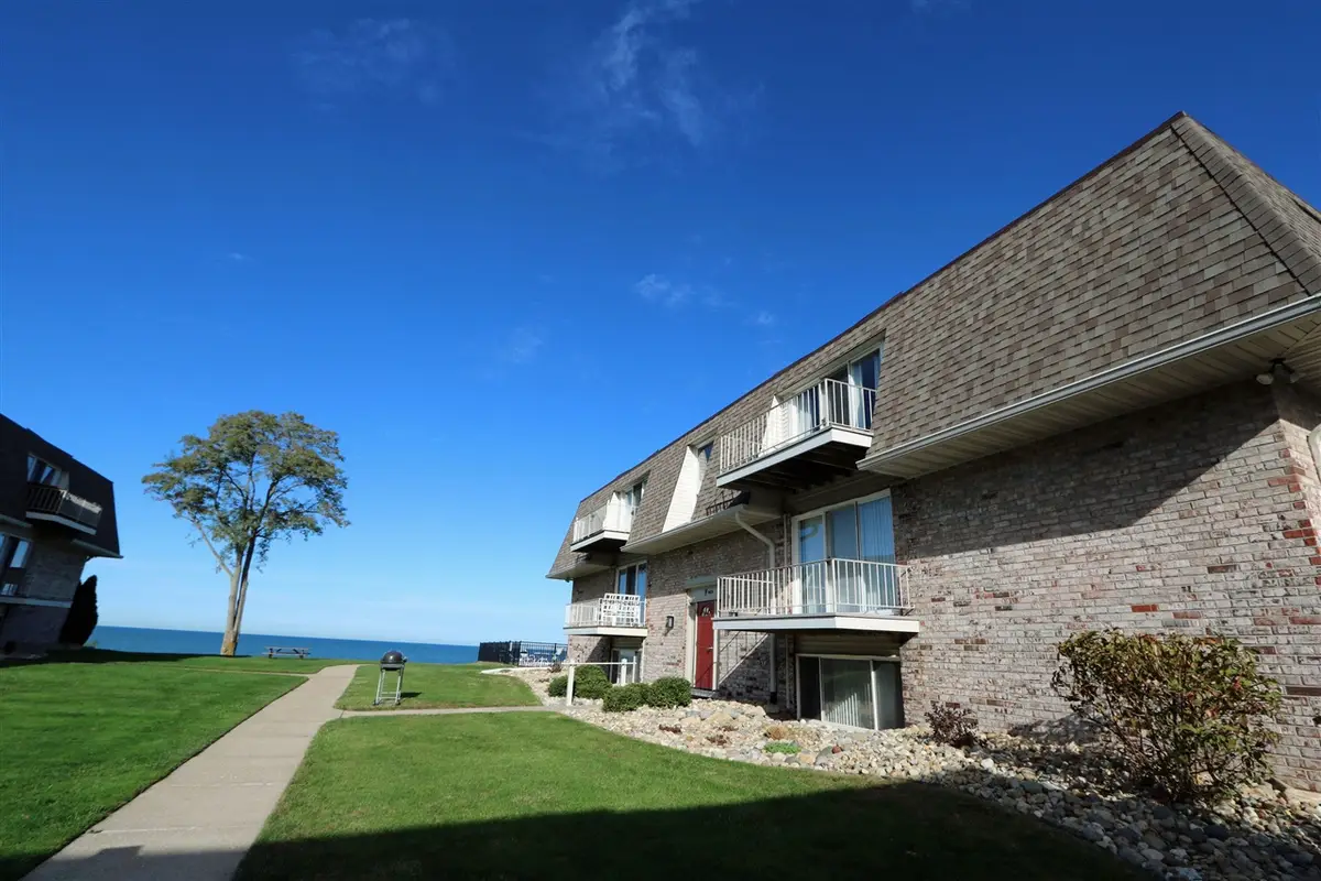 3622 Lakeshore #8, Saint Joseph, MI 49085 - #1