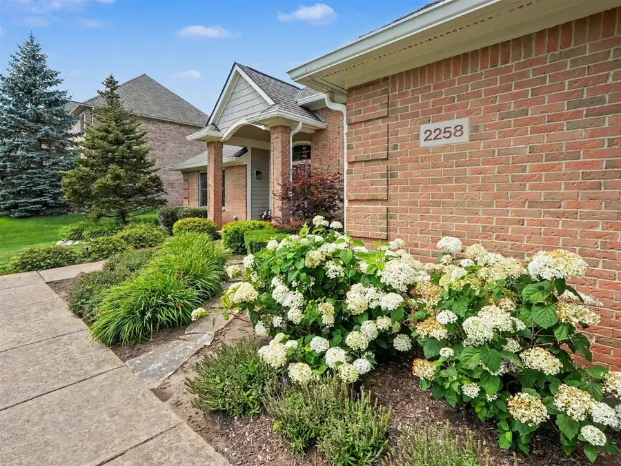 2258 Woodview, Ann Arbor, MI 48108 - #3
