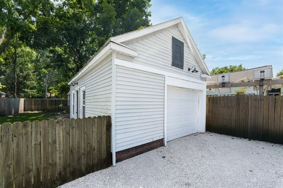208 N Lagrave, Paw Paw, MI 49079 - #3