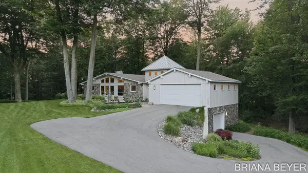 15353 Timber Ridge, Holland, MI 49424