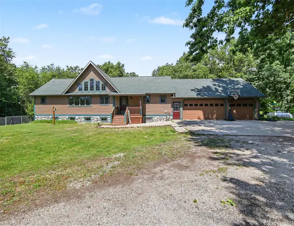 1824 S Pere Marquette, Ludington, MI 49431