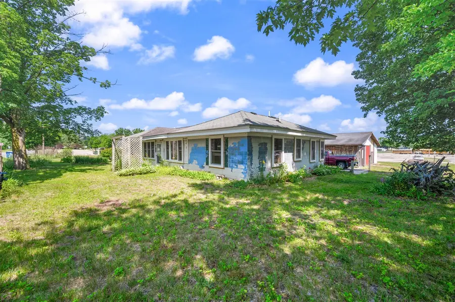 417 Walnut, Howard City, MI 49329 - #3