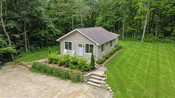 5912 Madison, Coloma, MI 49038