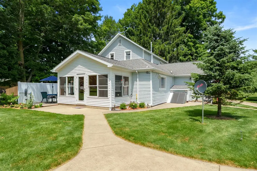 261 Fuller, Nashville, MI 49073 - #3