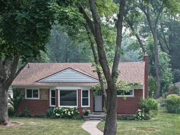 31180 E Rutland, Beverly Hills, MI 48025