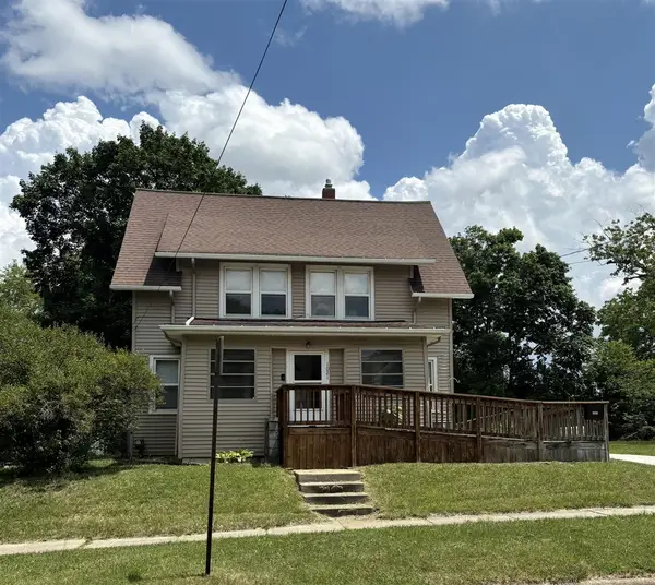 1021 Carl Breeding, Jackson, MI 49203