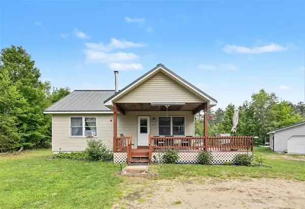 253 S Pine Tree, Beulah, MI 49617