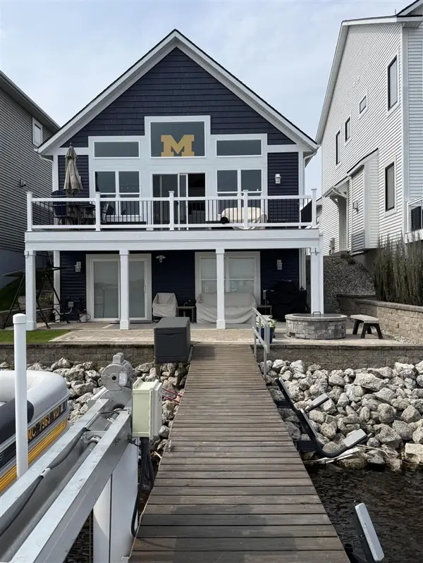 303 Terrace Point #Site 23, Muskegon, MI 49440