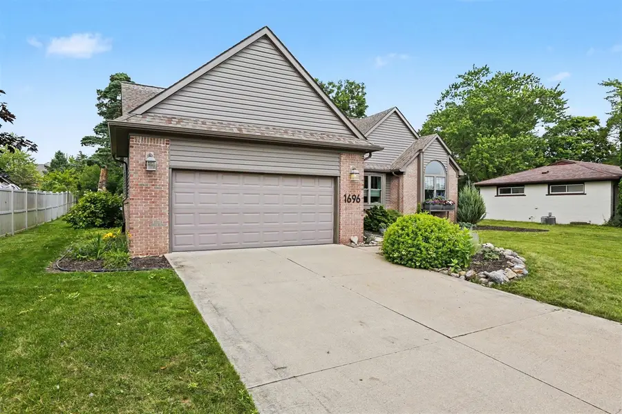 1696 W Ellsworth, Ann Arbor, MI 48108 - #2