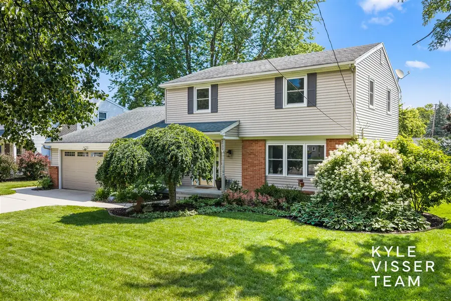 2032 Edgewood, Grand Rapids, MI 49546 - #2