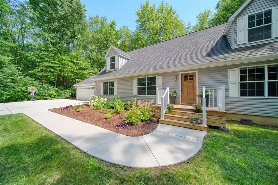 4909 Slayton, Jackson, MI 49201 - #2