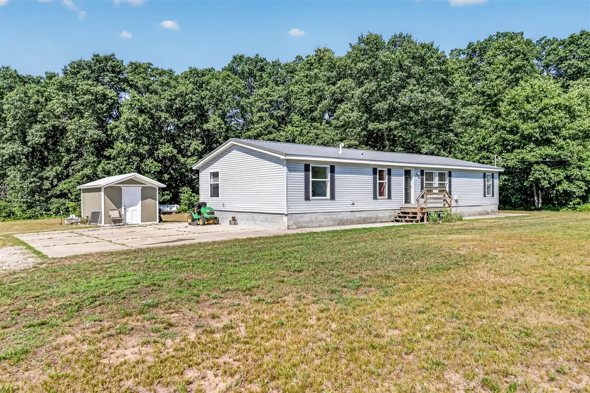 11703 Nichols, Holton, MI 49425 - #1
