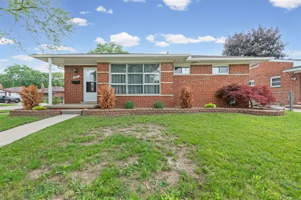 8417 Colonial, Dearborn Heights, MI 48127