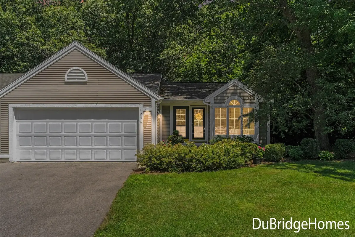 4256 Valley Hollow, Grand Rapids, MI 49525 - #1