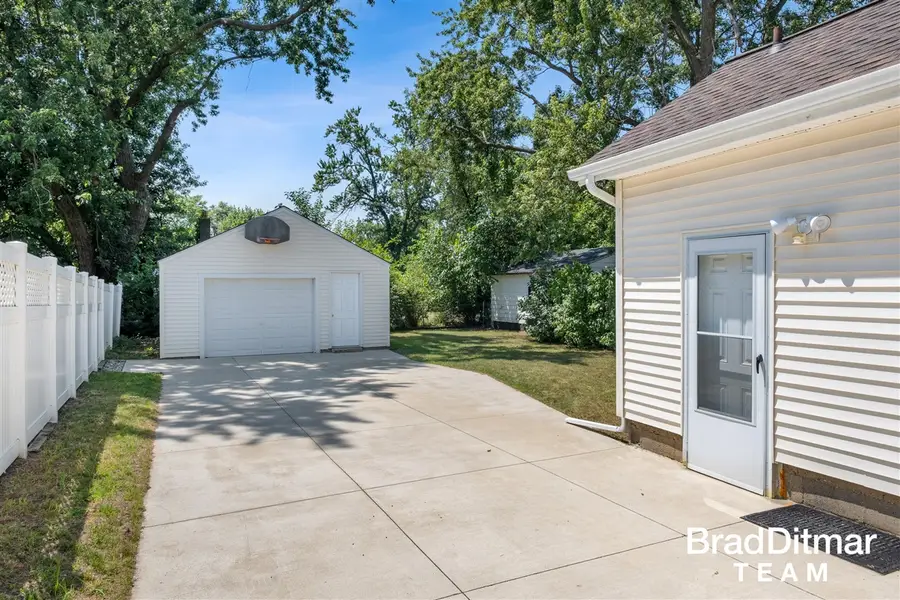 818 Bryant, Wyoming, MI 49509 - #3