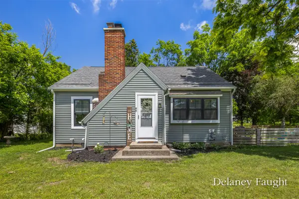 2671 Rogue River, Belmont, MI 49306