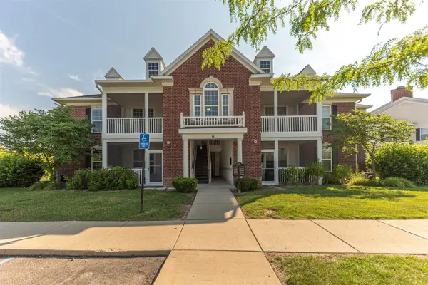 1042 W Summerfield Glen, Ann Arbor, MI 48103