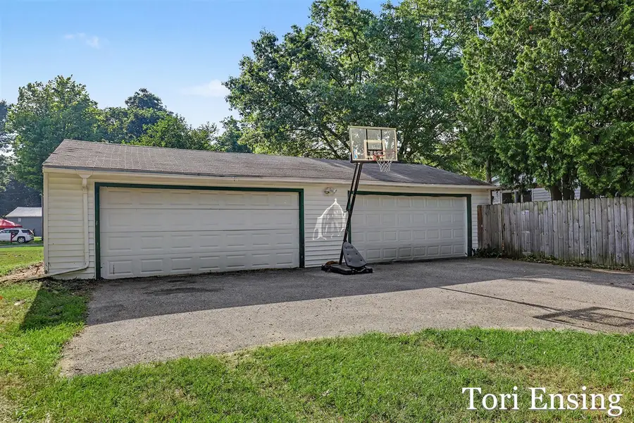 528 W Montcalm, Greenville, MI 48838 - #3