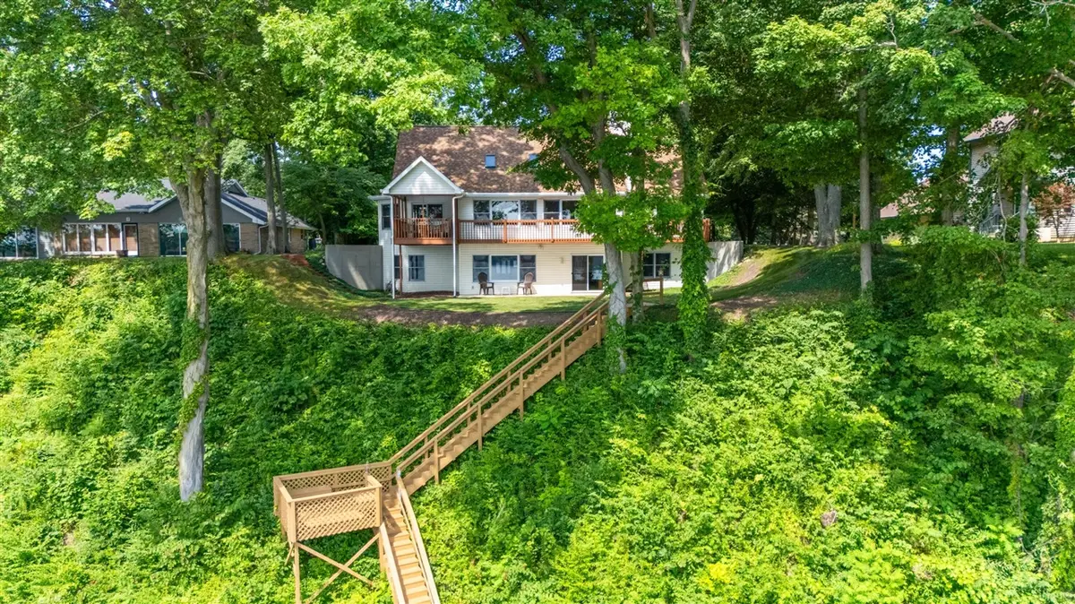 9895 Lakeview, Berrien Springs, MI 49103 - #1