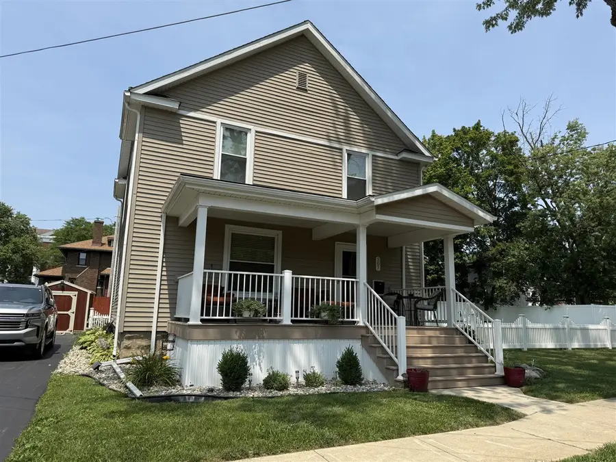 307 Perry, Albion, MI 49224 - #2