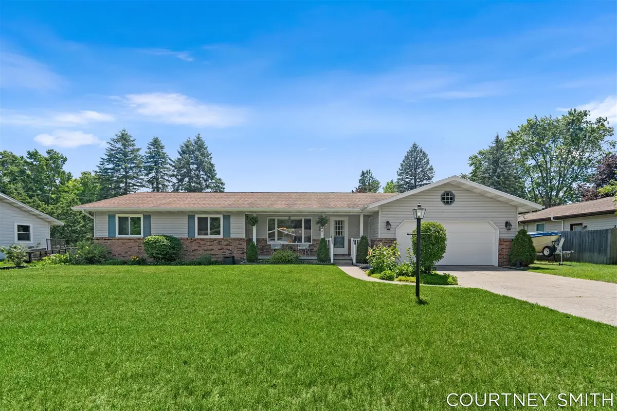 672 Birchwood, Lowell, MI 49331 - #1