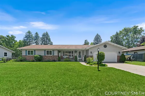 672 Birchwood, Lowell, MI 49331