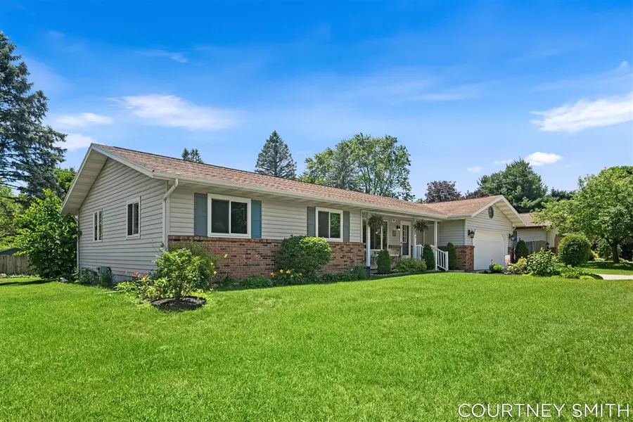 672 Birchwood, Lowell, MI 49331 - #3