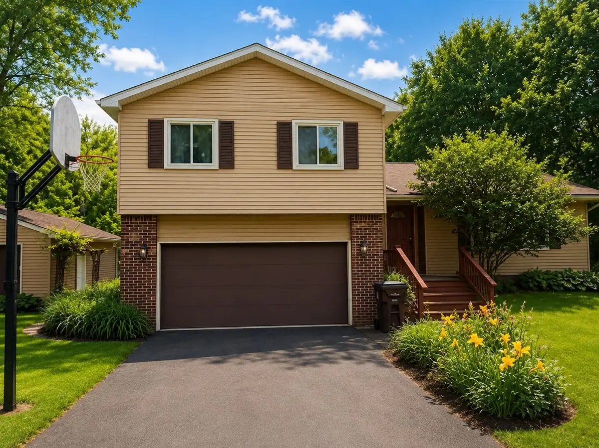 5555 Mccue, Holt, MI 48842 - #1