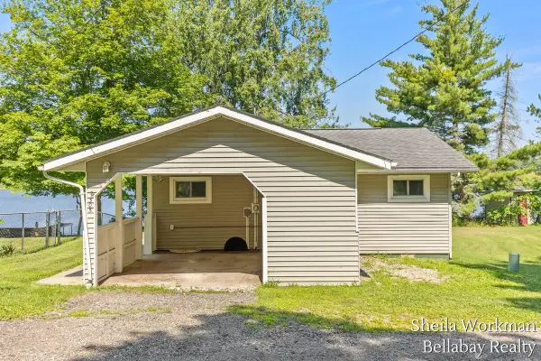 305 Clear Lake, Dowling, MI 49050