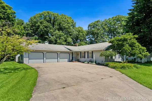 14289 Essenburg, Holland, MI 49424