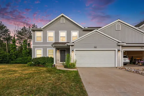 1040 Broken Ridge, Lansing, MI 48917