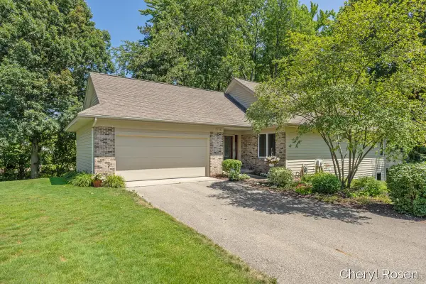 7036 Treetop #24, Rockford, MI 49341