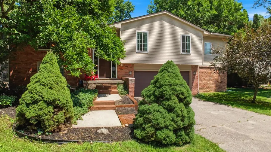 7737 Collingwood, Brighton, MI 48114 - #2
