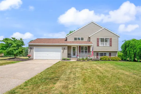 2103 Winston View, Cedar Springs, MI 49319