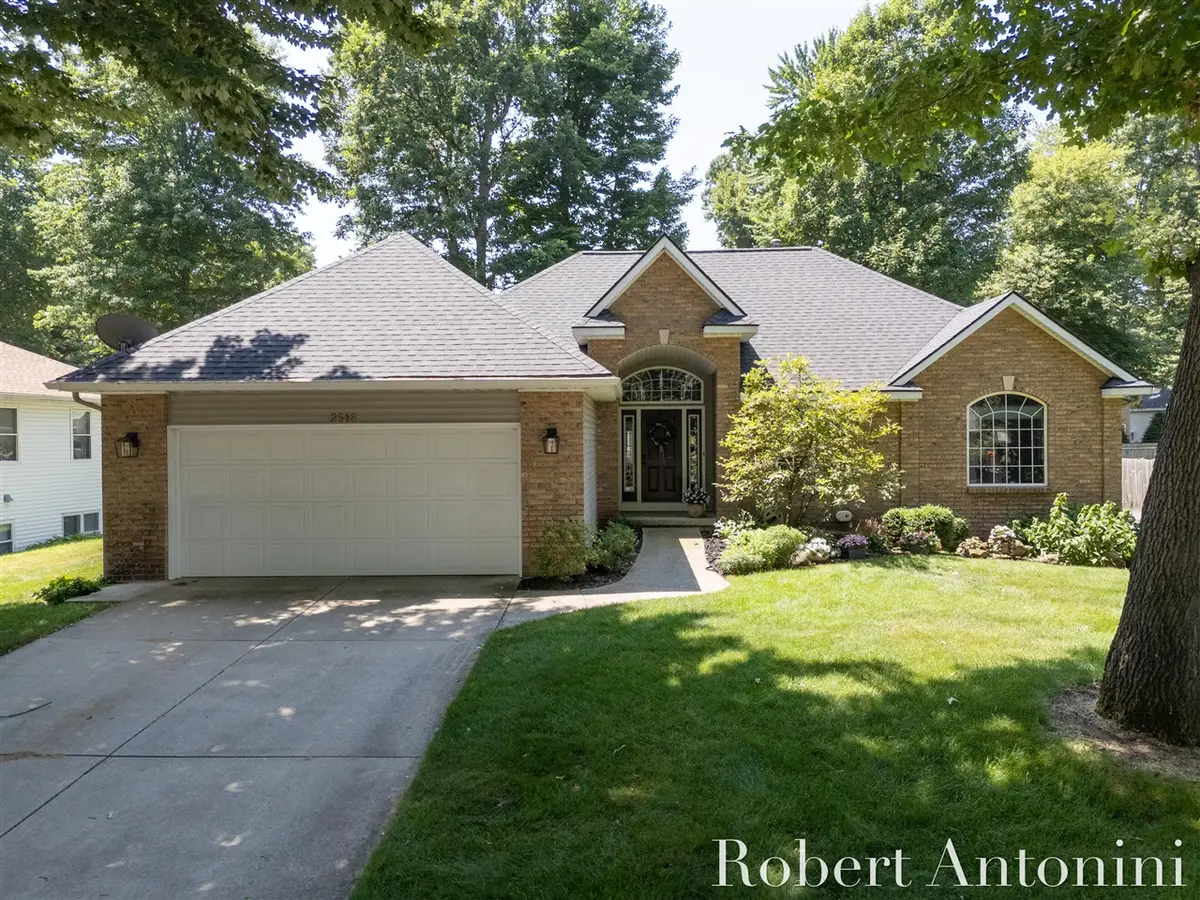2516 Golfbury, Wyoming, MI 49519 - #1