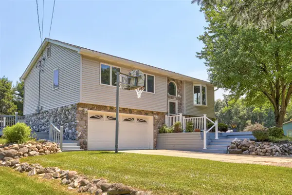 9280 Denton Hill, Fenton, MI 48430