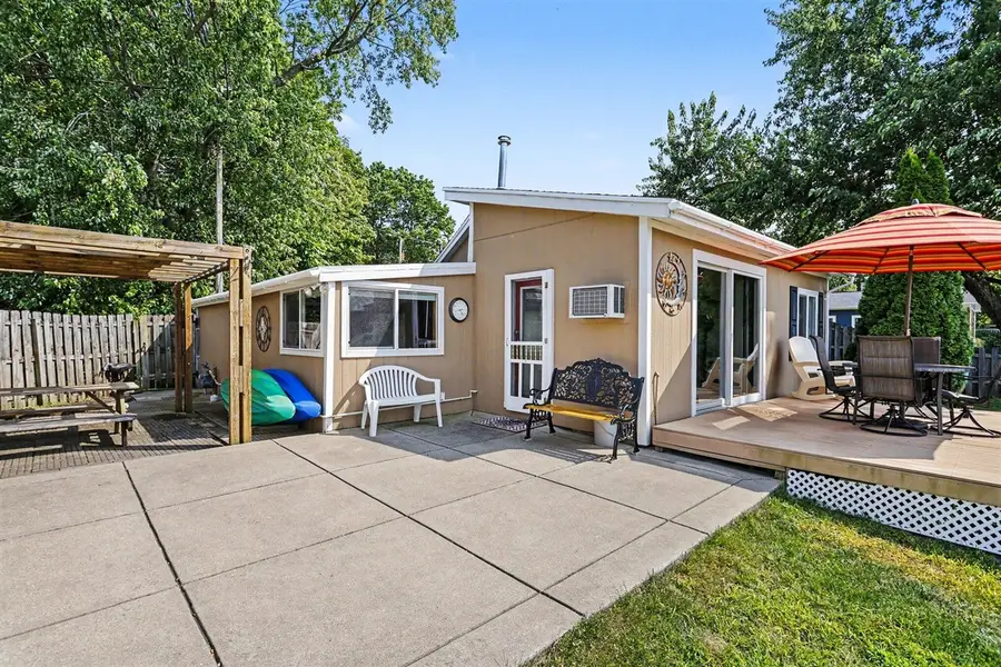 68695 Lake, Edwardsburg, MI 49112 - #2