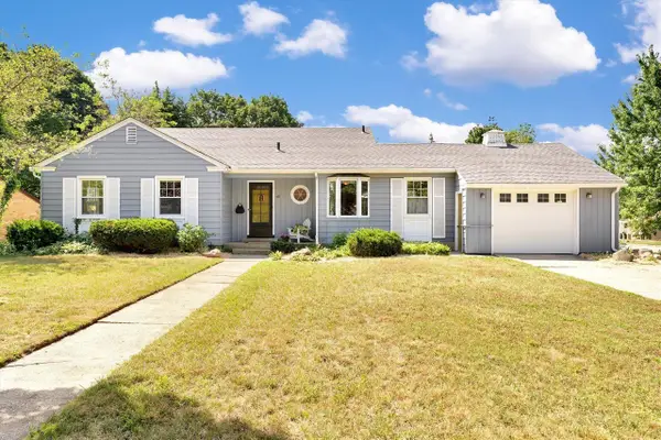 68 E 30th, Holland, MI 49423