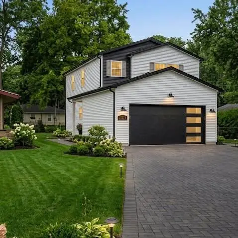 33724 Barrington, Westland, MI 48186