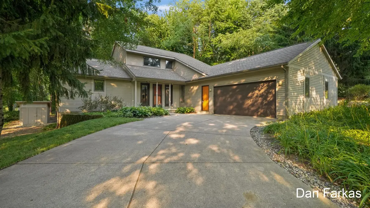 3262 Breckenridge, Grand Rapids, MI 49525 - #1