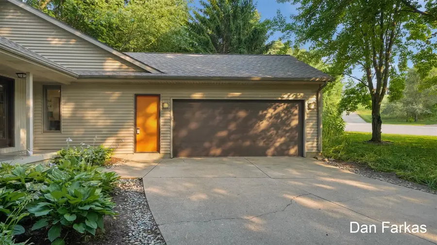 3262 Breckenridge, Grand Rapids, MI 49525 - #2