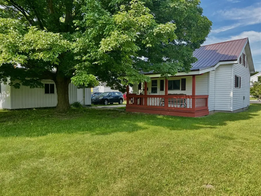 111 S Hemlock, Evart, MI 49631 - #2