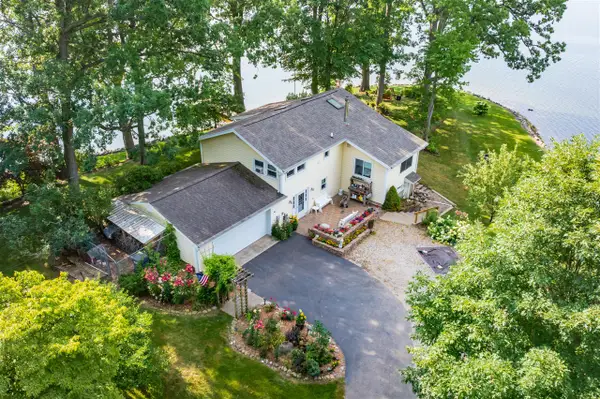 12101 Oakridge, Plainwell, MI 49080