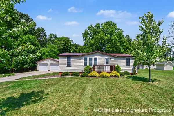 618 E Benton, Greenville, MI 48838