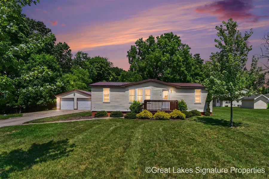 618 E Benton, Greenville, MI 48838 - #2