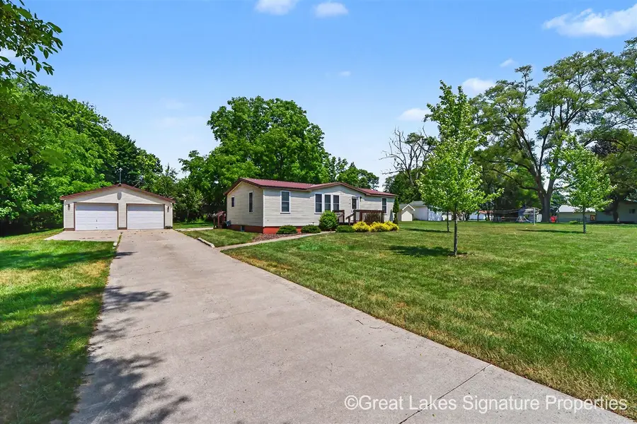 618 E Benton, Greenville, MI 48838 - #3